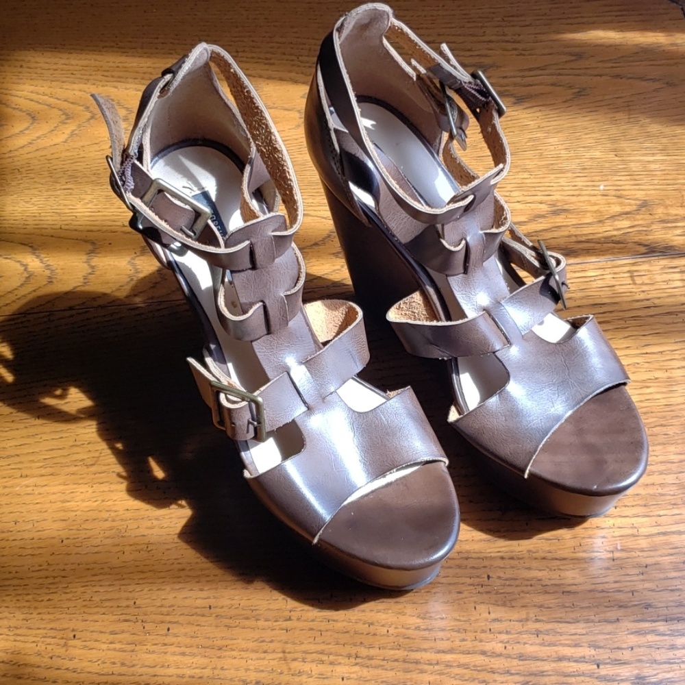 Forever 21 wedge shoes